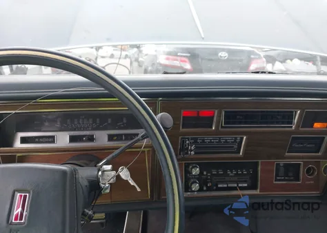 1989 Oldsmobile Custom Cruiser from USA, damaged, VIN 1G3BP81Y0KR305312